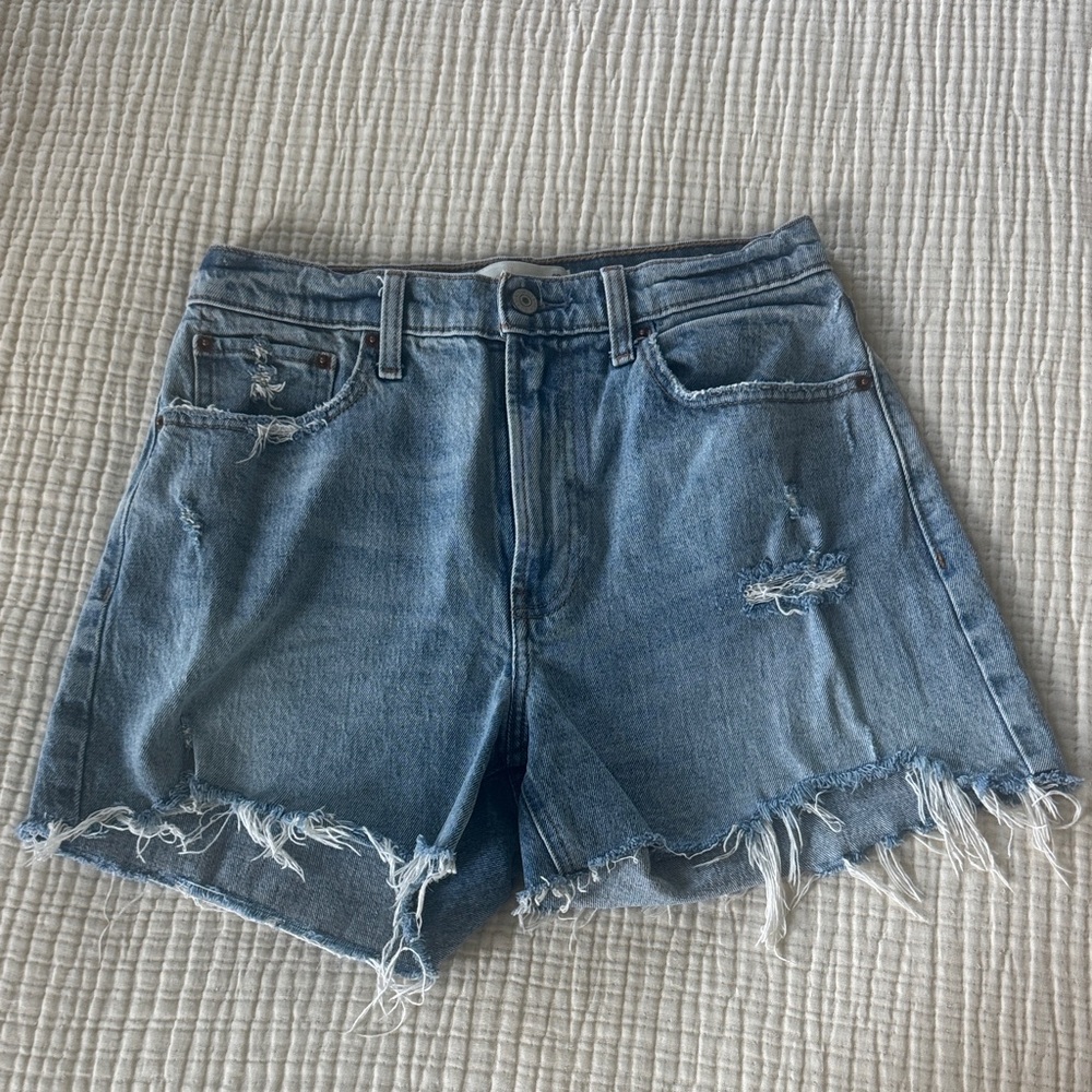 A&F High Rise 4” Short